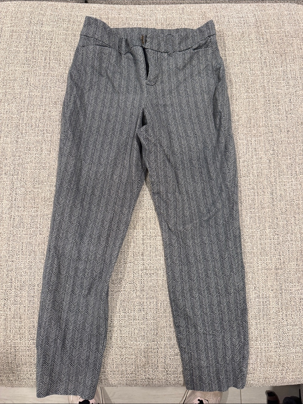 Women’s Gray Herringbone Slim Dress Pants